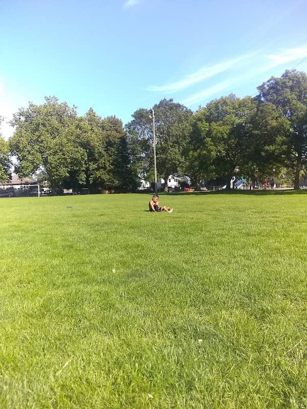 Deverill Square Gyro 2 Park - Image 2