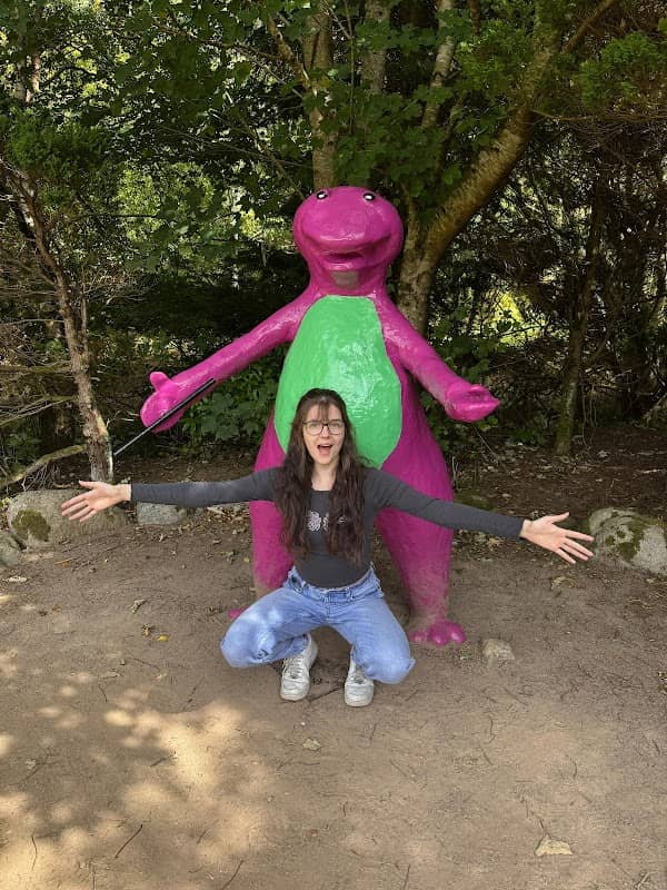 Barney Sculpture - Image 2