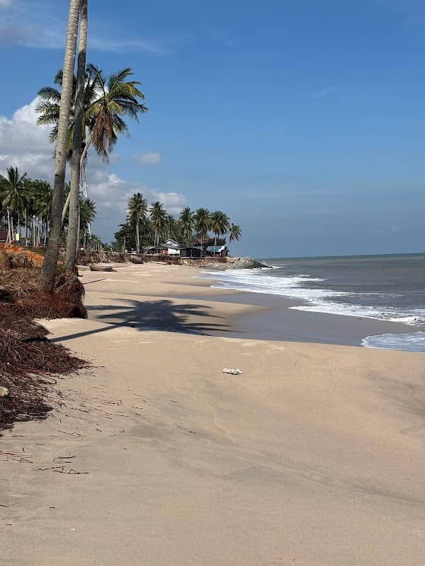 Pantai Batu Rakit - Image 1