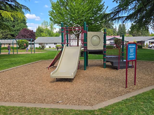 Davis Park - Image 1