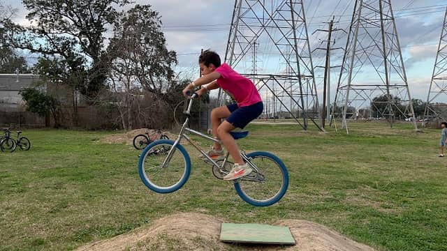 GoldenBikePark - Image 1