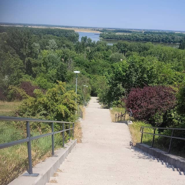Dunaújváros, alsó Dunapart - Image 1
