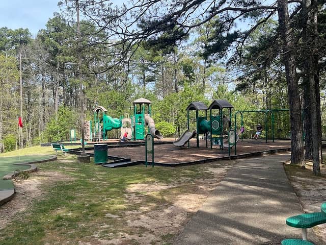 Woodland Mead Park - Image 2