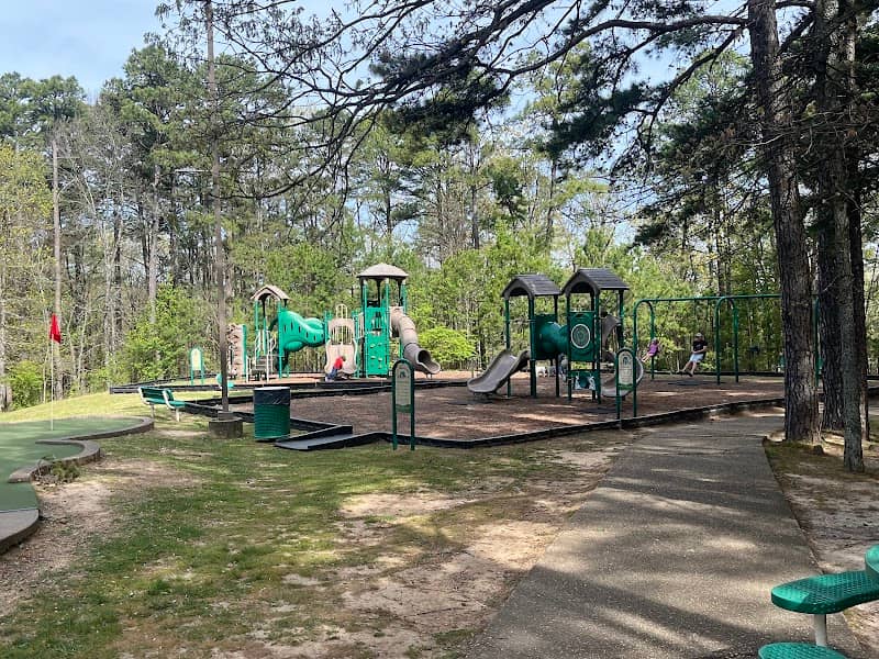 Woodland Mead Park - Image 2