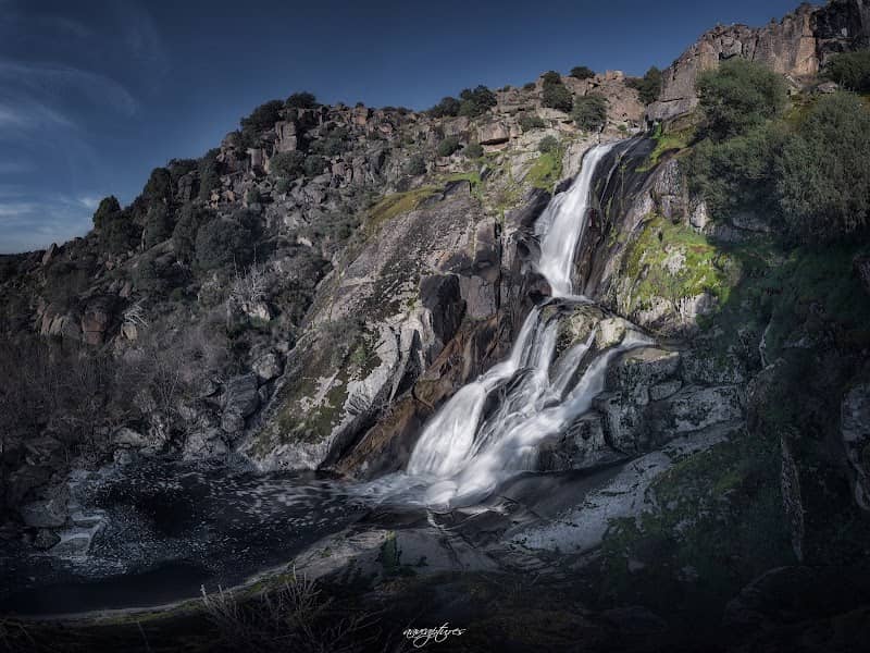 Lastra de Aguas Bravas Waterfall - Image 1