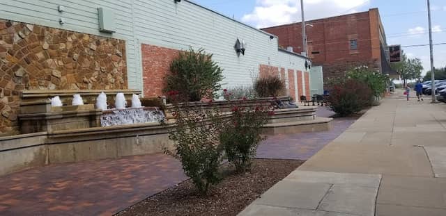 Chris Salmon plaza - Image 2