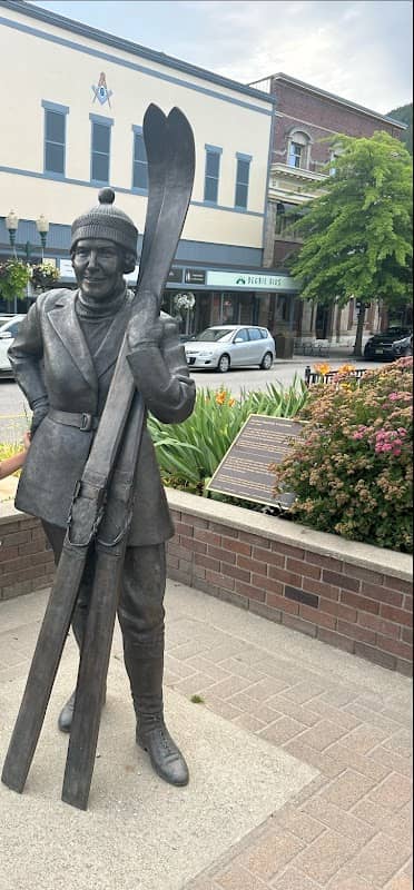Isabel Coursier Statue - Image 1