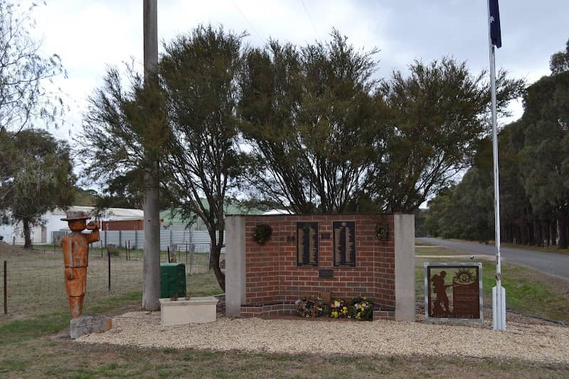 Soldiers' Memorial Park - Image 1