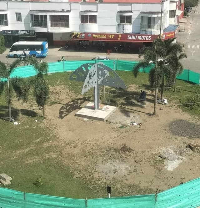MONUMENTO MANGO DE HIERRO - Image 1
