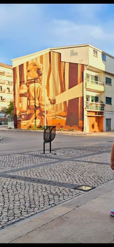 Mural ao Bombeiro - Image 1