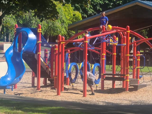 Red Sunset Park - Image 2