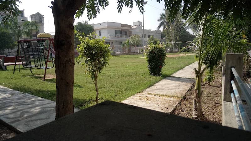Model Town Park 3 - Image 1