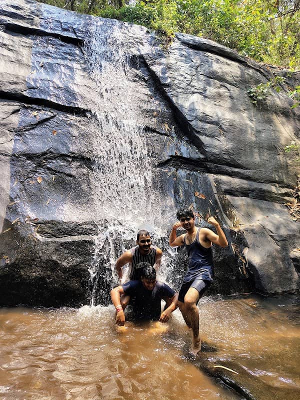 Barakanya waterfall - Image 2