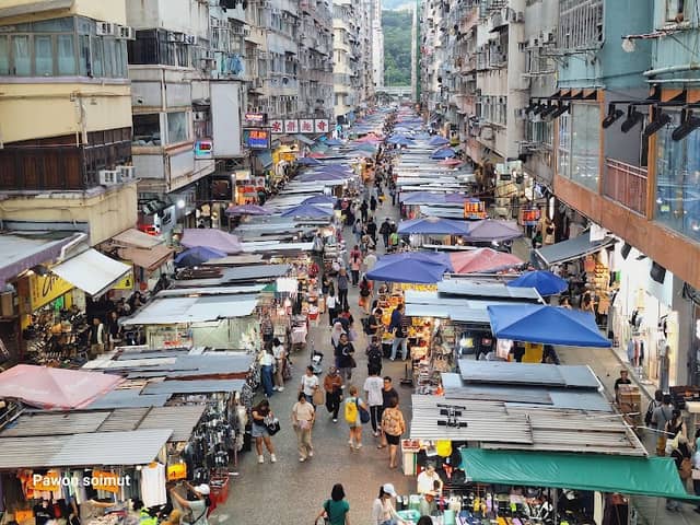 Ladies' Market - Image 1