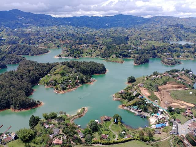 Guatape Rock - Image 1