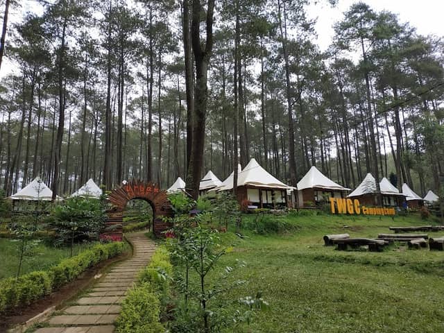 Terminal Wisata Grafika Cikole - Image 1
