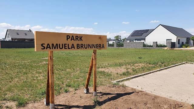 Park Samuela Brunnera - Image 1