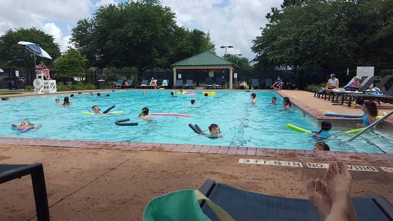 Brittany Lakes Park and Pool - Image 2