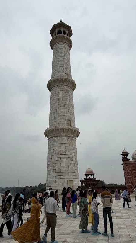 Riverside Taj View - Image 2