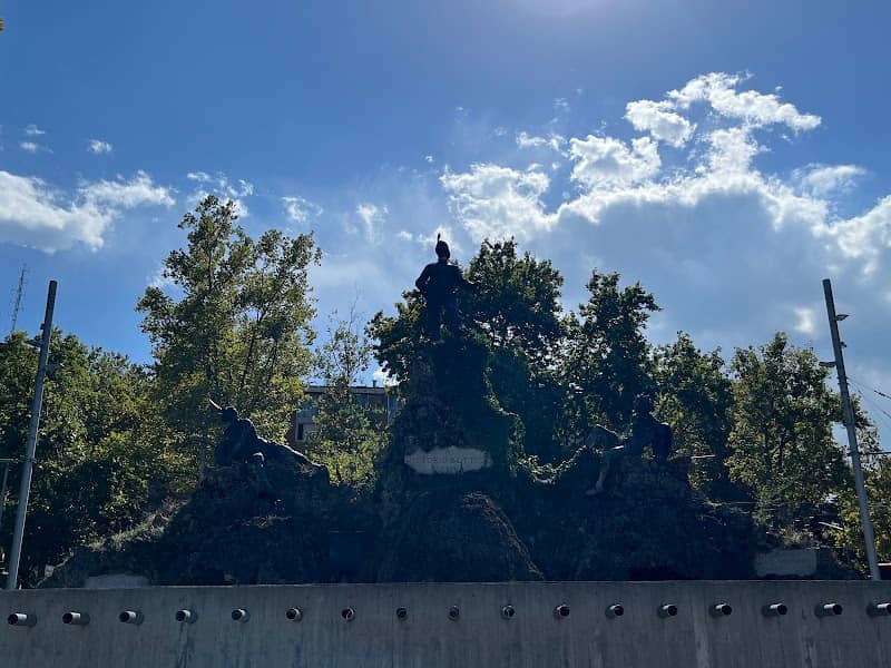 Monumento a Vittorio Bottego - Image 2