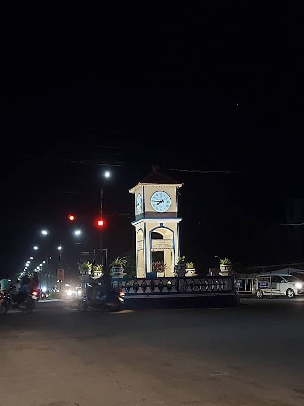 Old Market Circle Clock Tower - Image 1