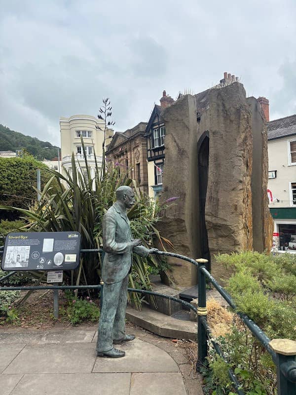 Sir Edward Elgar statue - Image 1