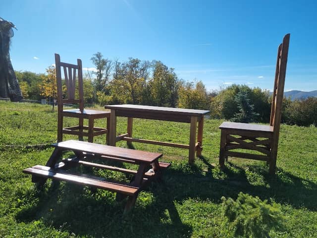 Obrova stolička a stôl - Image 2