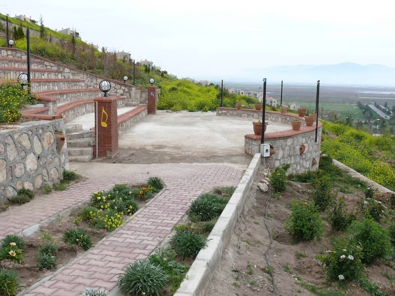 Hüseyin Baradan Parkı - Image 1