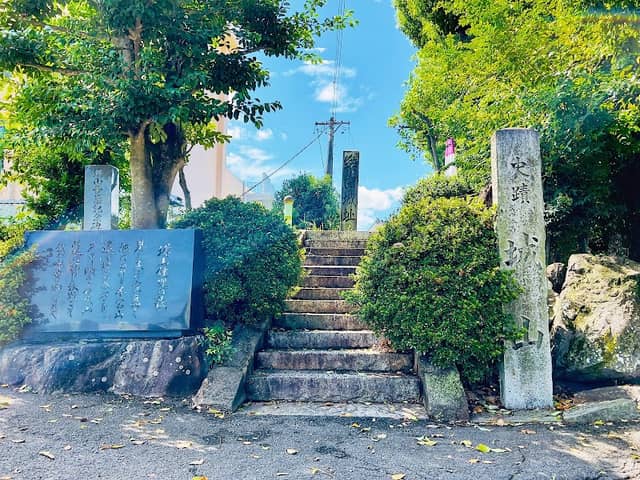 Gakuden Castle Ruins - Image 1