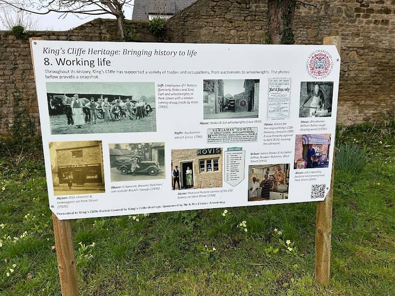 Kings Cliffe town sign - Image 1