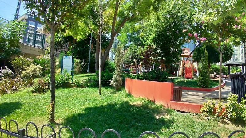Minik Park - Image 1