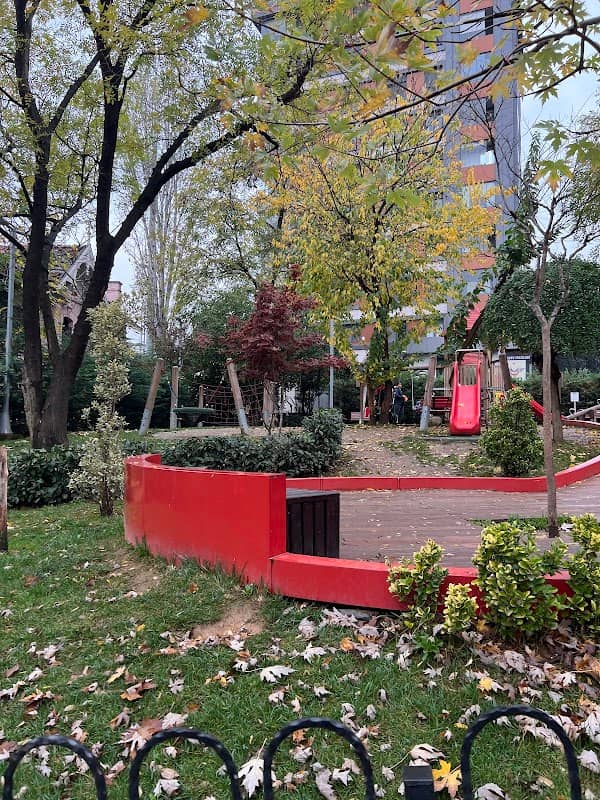 Minik Park - Image 2