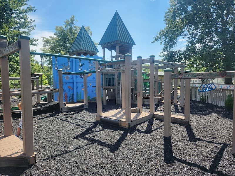 Linscott Park - Image 1