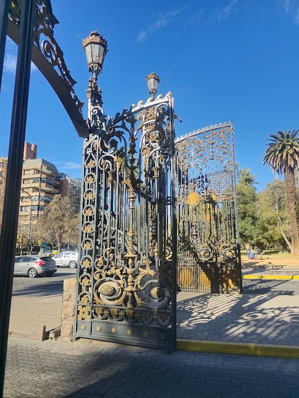 Portones del Parque General San Martín - Image 1