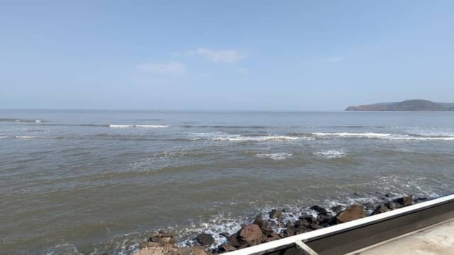 Green Cliffside Beach (Velas mini beach) - Image 1