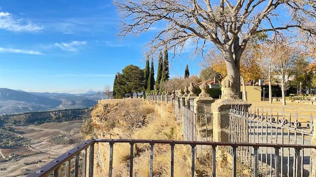 Alameda del Tajo - Image 2