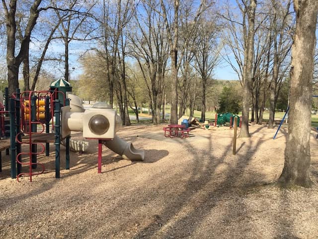 Kingsdale Playground - Image 1