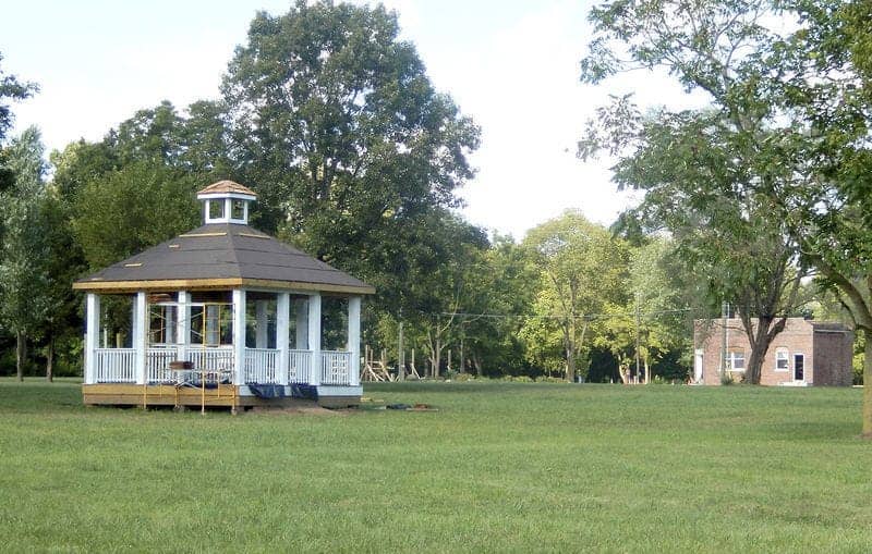 Old Town Waverly Park - Image 1