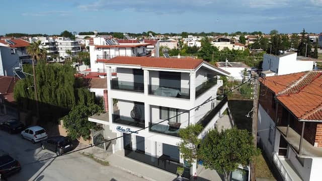 Blue dreams luxury apartments - Image 1