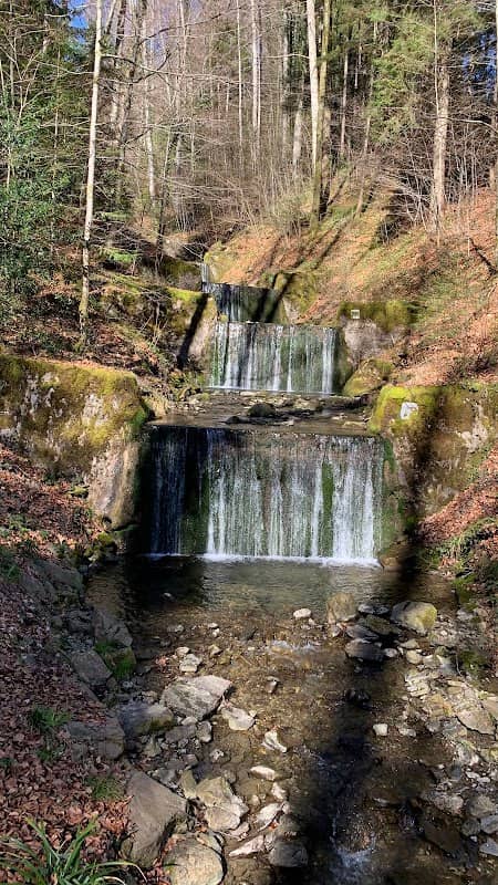 Wanderweg am Wasserfall - Image 1