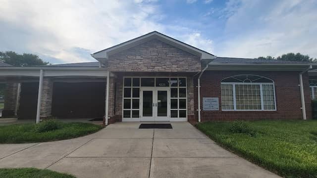 Village of Tobaccoville Community Center - Image 3