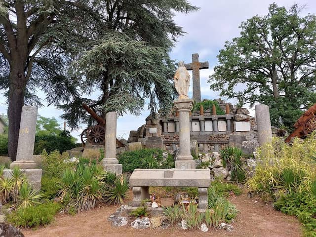 Monument aux Morts de Noirterre par Bressuire - Image 1