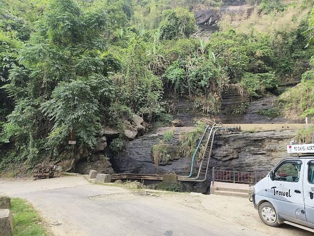Vaipuanpho Lungpher (Waterfall) - Image 2