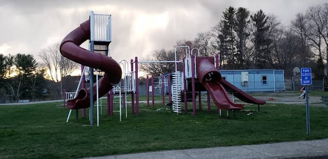 Hamden water tower and park - Image 1