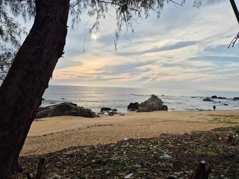 Pantai Tampin Kemasik - Image 1