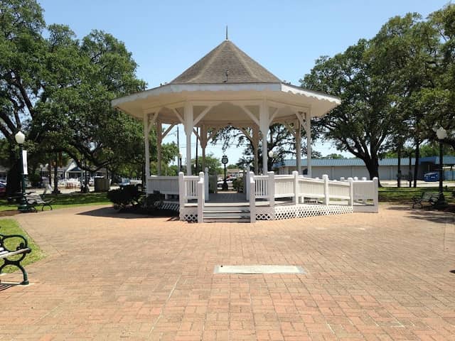 League Park - Image 2