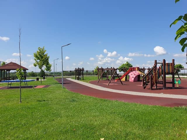 Aluniș Park - Image 1