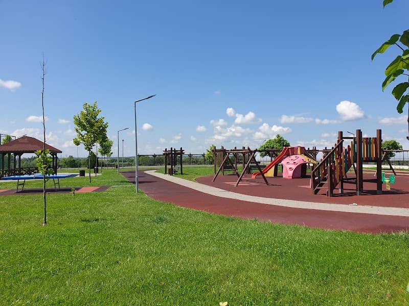 Aluniș Park - Image 1