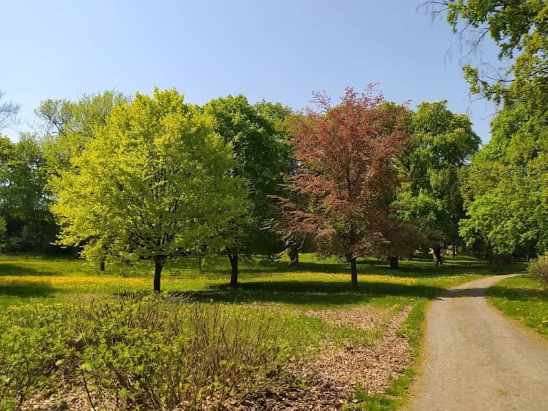 Zámecký Park Peruc - Image 1