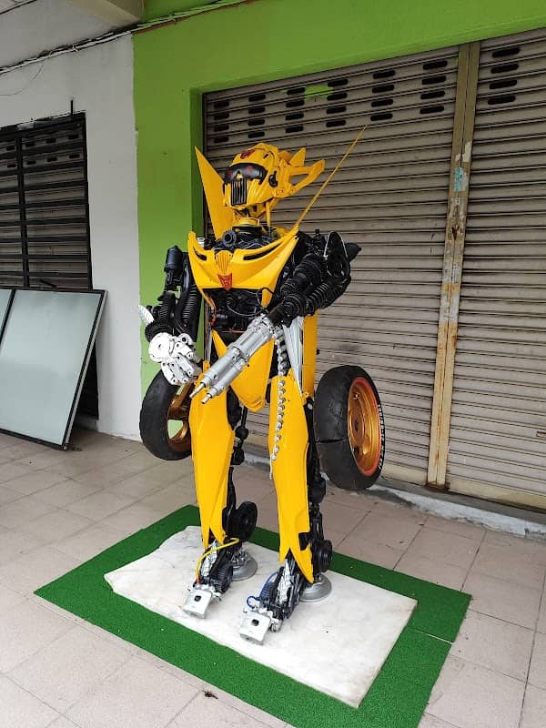 Bumblebee Statue - Image 1